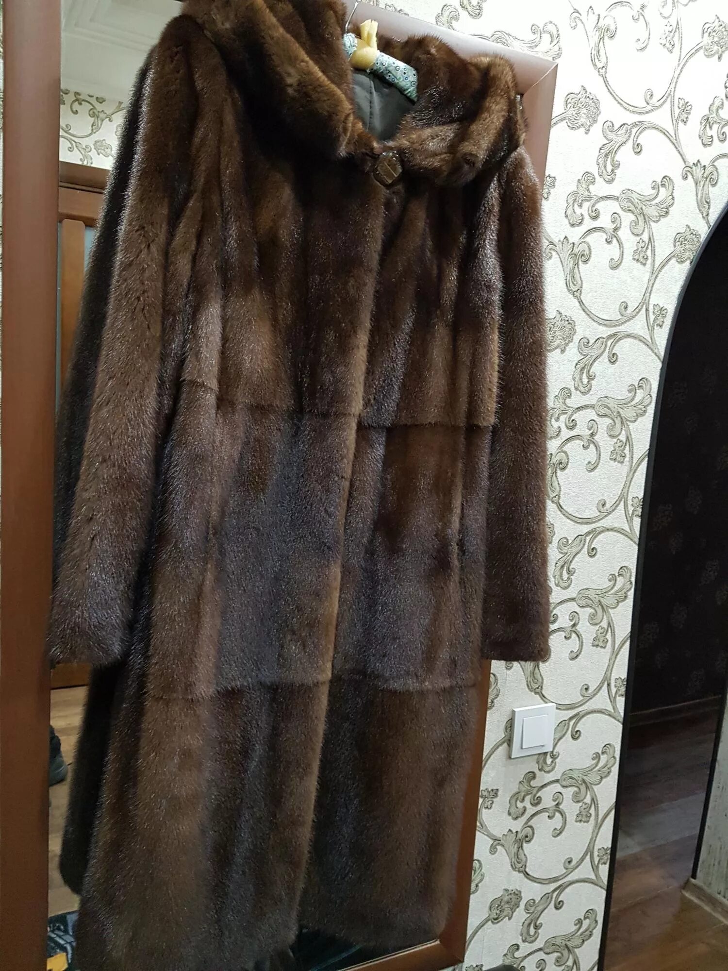 Авито шуба из пони. Авито шуба норка. Продать шубу б. Шубы норка из пластин цвет орех. Шуба норковая бу.