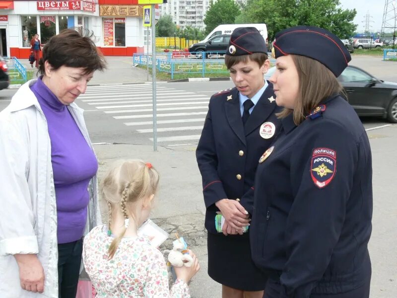 Полиция цветы. ДПС ЮЗАО. ДПС ЮЗАО Москва. ГАИ ЮАО. Дпс гибдд юао