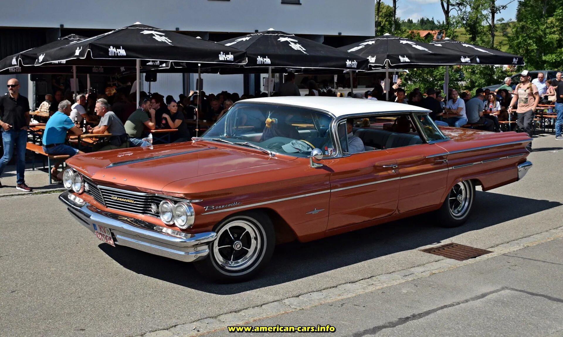 Автомобили сша. Ретро машины американские. Машины аукцион америка. Американские автомобили. Американские авто бу.