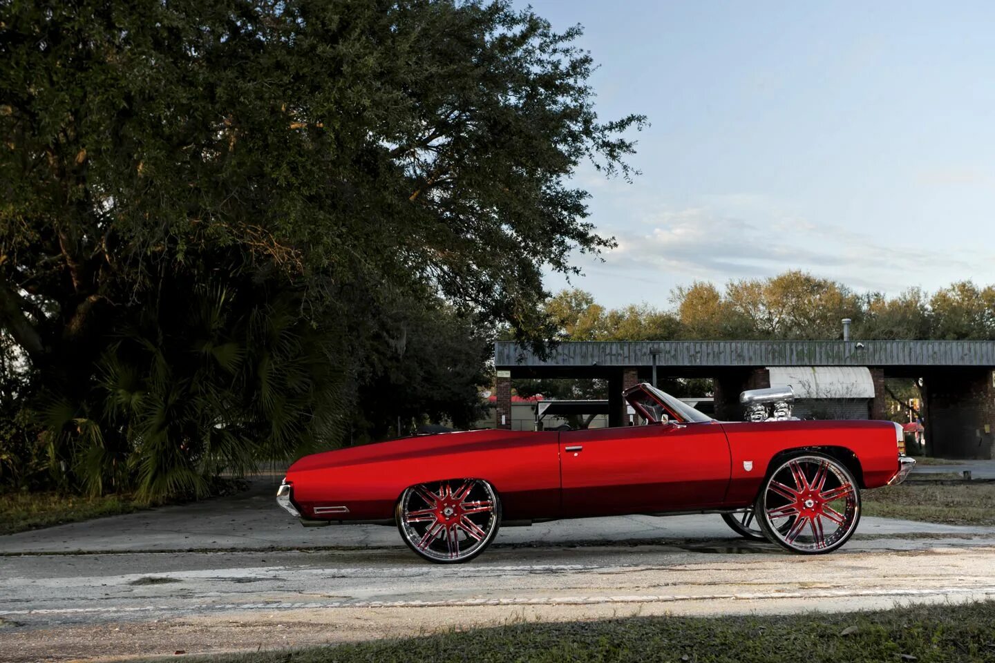 Донк фото. Chevrolet Impala 1972. Донк. Мощная красная машина. Стиль машины donk.