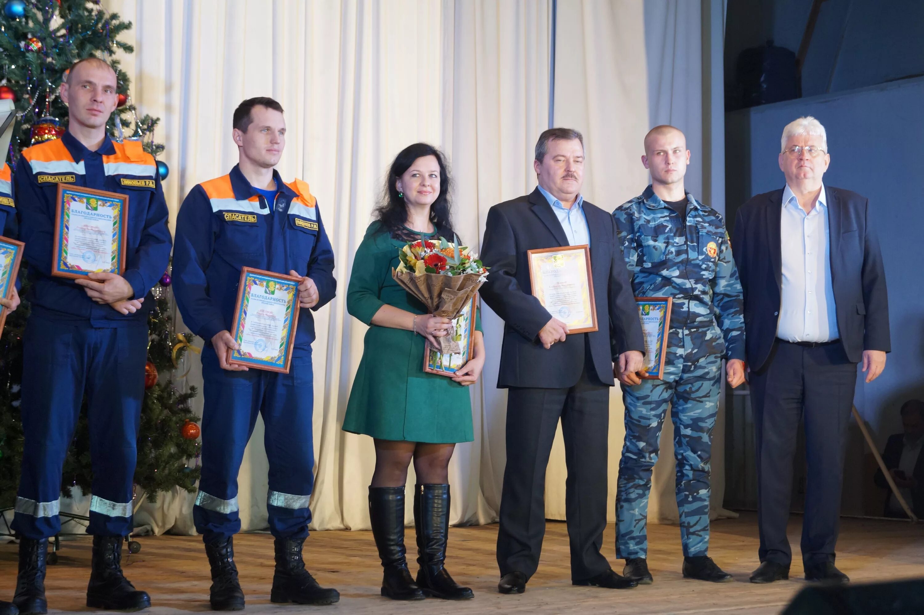 Главные новости ейска. МЧС Ейск сотрудники. Ейск день спасателя. Работники администрации Ейск. Ейск новости.