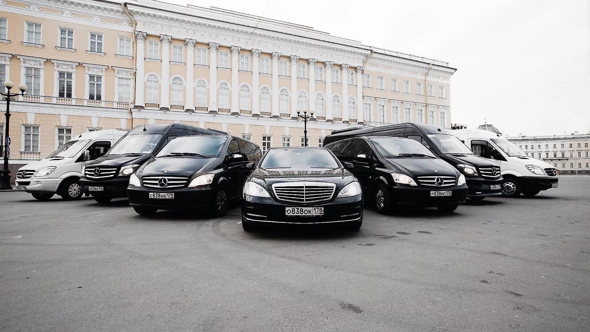 Автопарков петербурга. Автопарк. Автопарк элитных авто. Автопарк в Санкт-Петербурге. Афтапарк машин санкпетебург.