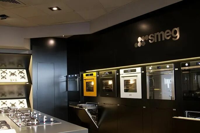 Сервис смег. Смег сторе. 2024 Smeg DG. Стенд Smeg 36230. Смег тифали.