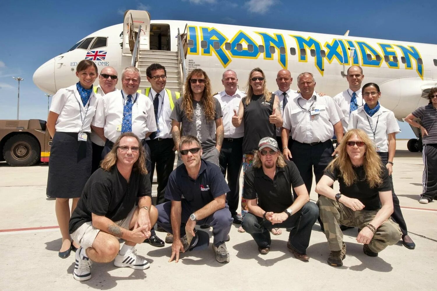 Группа самолет песни. Группа Iron Maiden. Самолет группы Iron Maiden. Боинг 747 Айрон мейден. Группа Iron Maiden 2021.