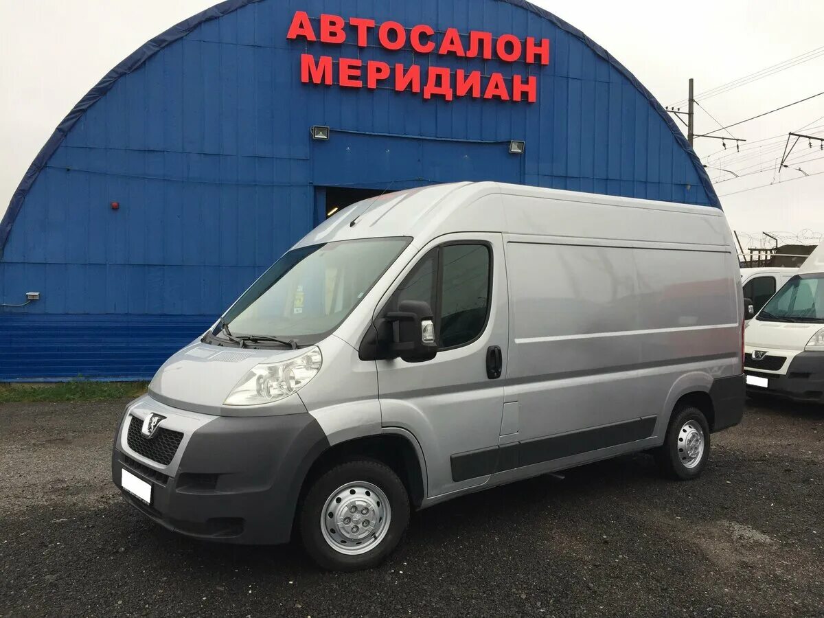 Купить б у пежо боксер. Peugeot Boxer 2014. Пежо боксер 2014 года. Пежо боксер цельнометаллический. Peugeot Boxer цельнометаллический салон.