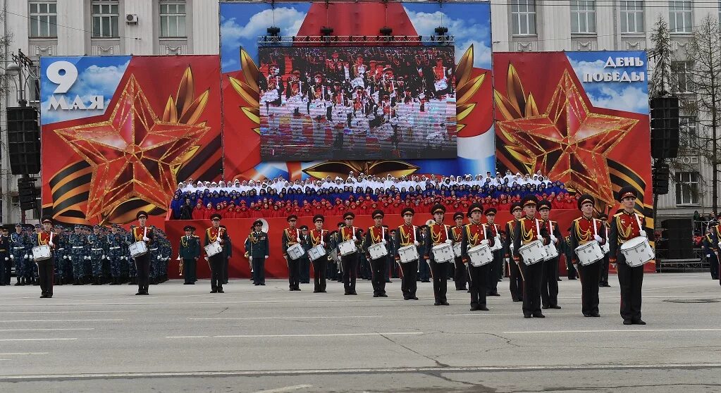 9 мая в пермском крае. Парад Победы Пермь. Октябрьская площадь Пермь парад Победы. Парад на день Победы в Перми. Парад Пермь 2022.