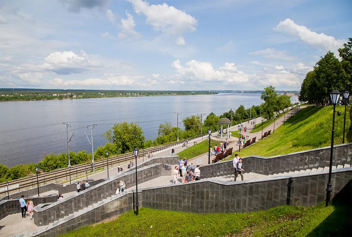 Пермь набережная Камы. Парк в Перми на набережной. Достопримечательности Перми набережная. Набережная реки Кама Закамск. Набережная камы сайт