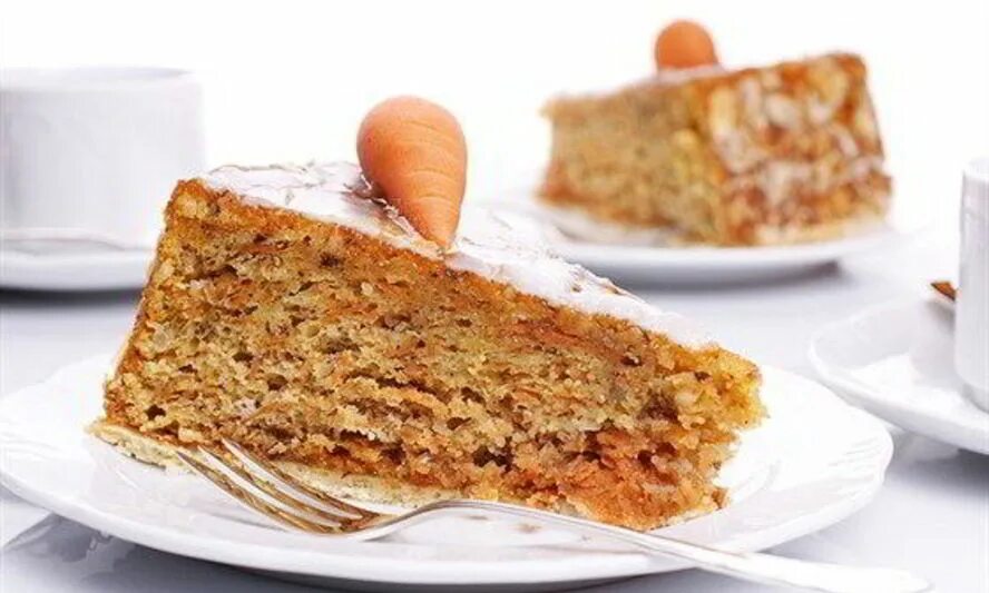 Морковный пирог с орехами. Торт морковный. Морковное пирожное. Диетический морковный пирог с миндалем рецепт. Бразильский морковный пирог.