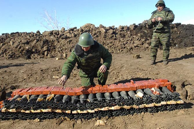 Военный отход. Утилизация боеприпасов. Уничтожение боеприпасов. Уничтожение боеприпасов методом подрыва. Снаряды для разминирования.