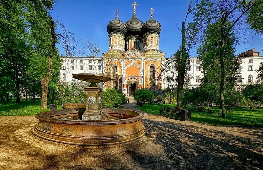 Усадьба городок. Царская усадьба Измайлово. Измайловский парк усадьба Романовых. Храм Покрова Пресвятой Богородицы в Измайлово.