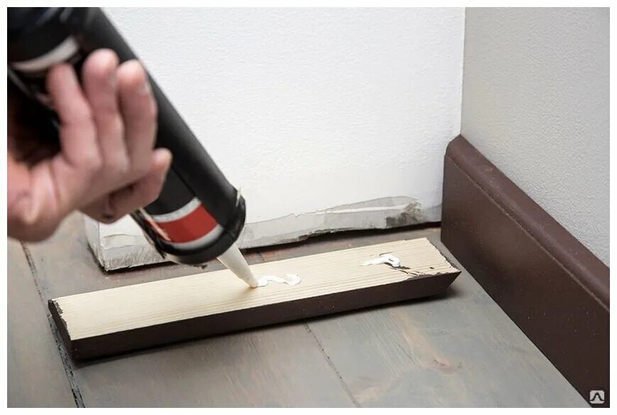 клей момент монтаж полимерный 250 мл, 1897367. монтаж напольного плинтуса на клей. клей для плинтуса напольного. клей для kmдля деревянный плинтус. клей для плинтусов напольных пластиковых.