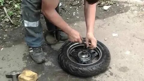 Как выровнять колесо на мотоцикле