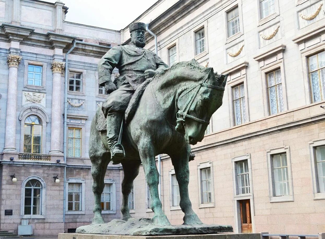 Трубецкой памятник александру. Памятник Александру 3 в Санкт-Петербурге Трубецкой. П П Трубецкой памятник Александру 3. Трубецкой скульптор памятник Александру 3. Бронзовый памятник Александру III Трубецкого.