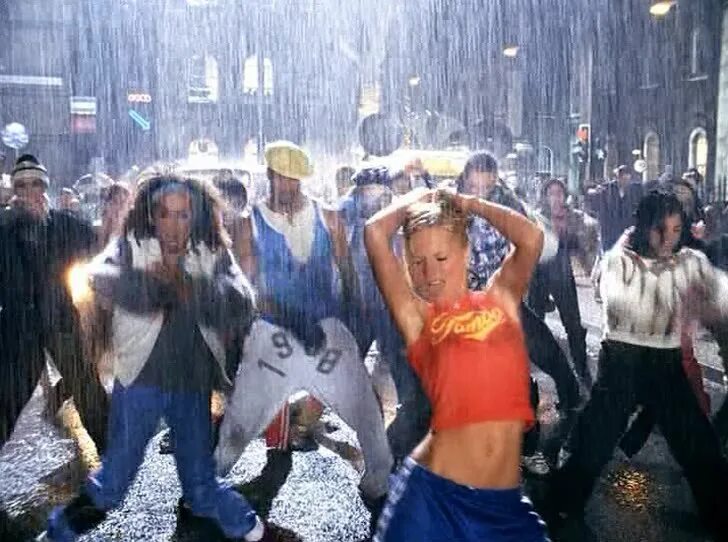 Джери Холлиуэлл it’s raining. ИТС Рейн мен. Geri Halliwell it's raining men. It’s raining men Джери Холлиуэлл.