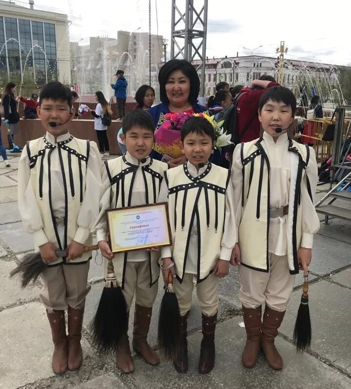 Добун саха. Ансамбль добун. Добун барабанщики саха политехнического лицея. Добун саха. Добун барабанщики саха политехнического лицея.