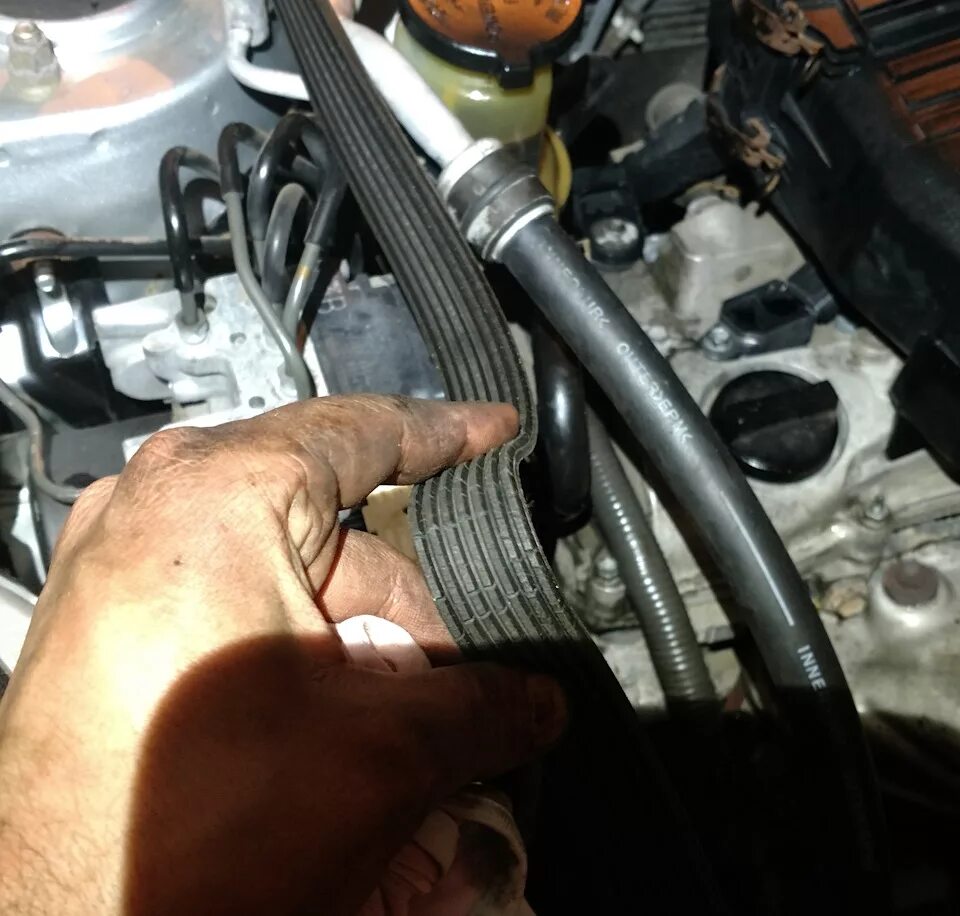 Рав 4 замена приводного ремня. 4. Как поменять приводной ремень на тойота хайлюкс. Ремень компрессора газель g21a. Приводной ремень тойота раф4 2.