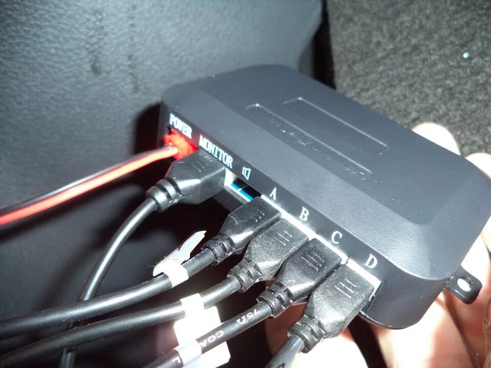 Фаза ноль и заземление в розетке. Empire 880 как подключать проводки шелла. Расположение фазы и нуля в розетке. Точки подключения сигнализации лачетти 2011. Подключение слева.