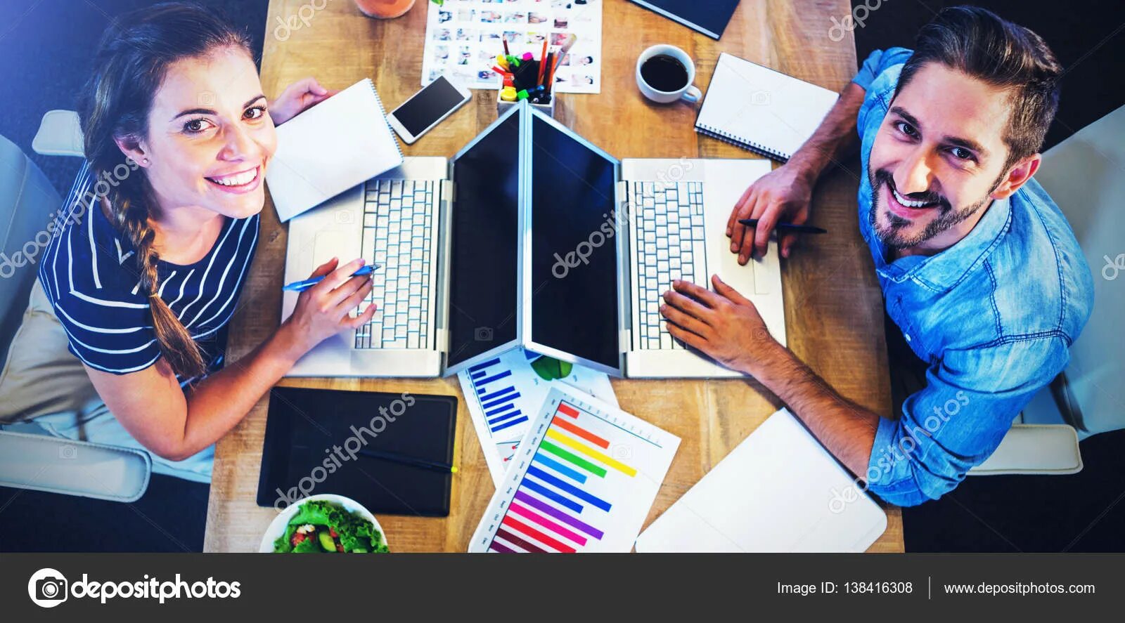 Простые люди работа. Топ менеджер. Наставник офис. Человек работает. Работник офиса.