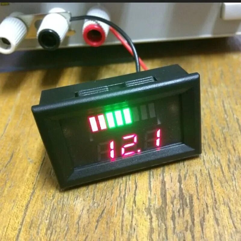 Battery indicator. Индикатор вольтметр цифровой. Индикатор-вольтметр д=22 IEK. Светодиодный цифровой индикатор 12 вольт. Индикатор заряда АКБ 12v.