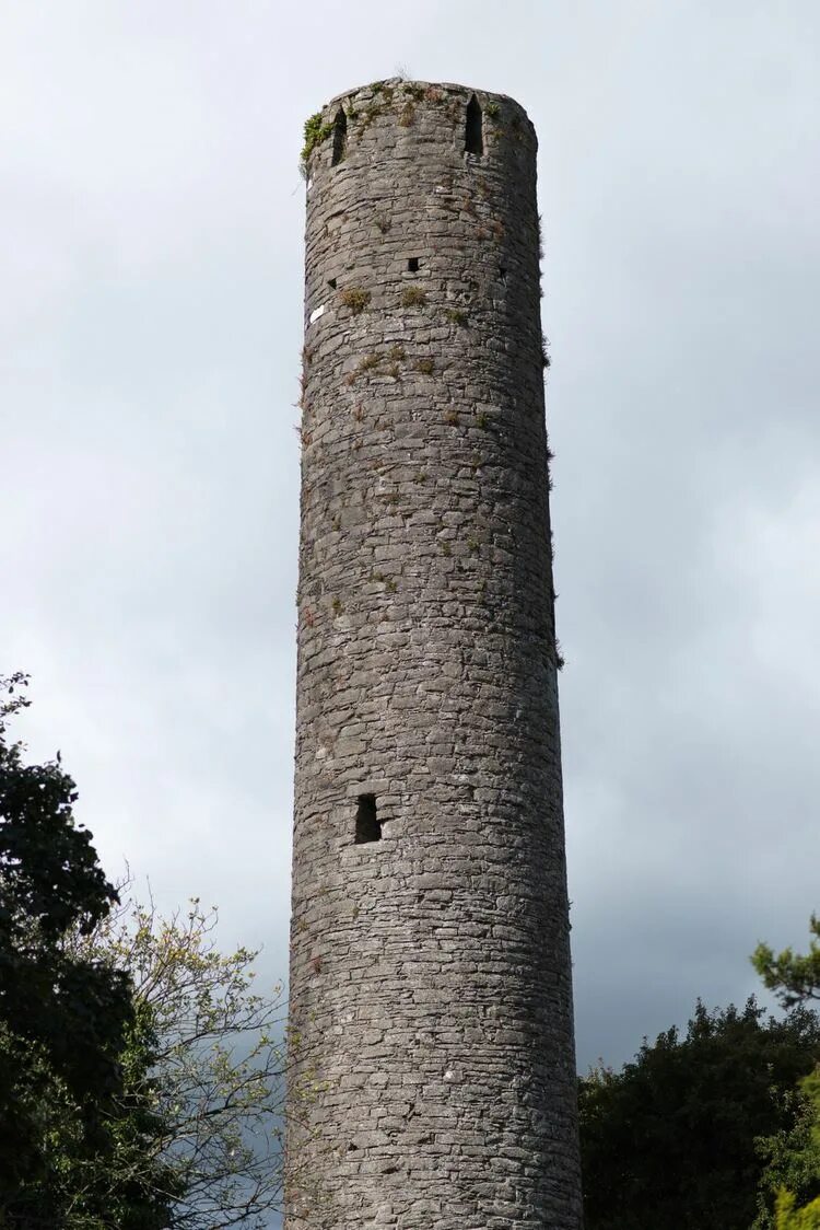 Round tower. Kells Round Tower. Круглые башни Ирландии. Круглые башни джерси.