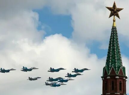 Над красной площадью