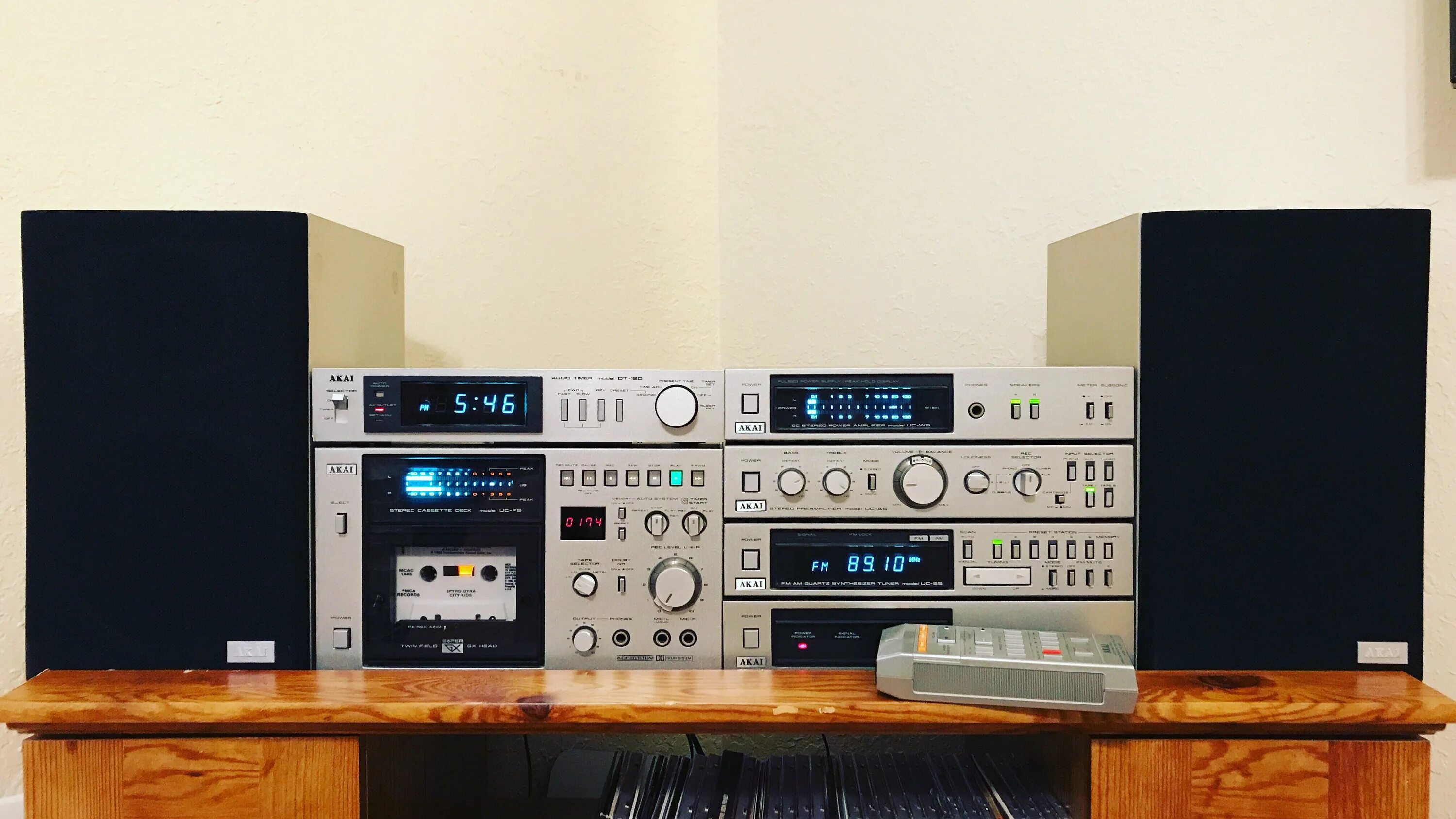 Hi Fi System 1990 Akai. Fisher Hi-Fi System 7000. Akai SS-50. Akai DT-120.