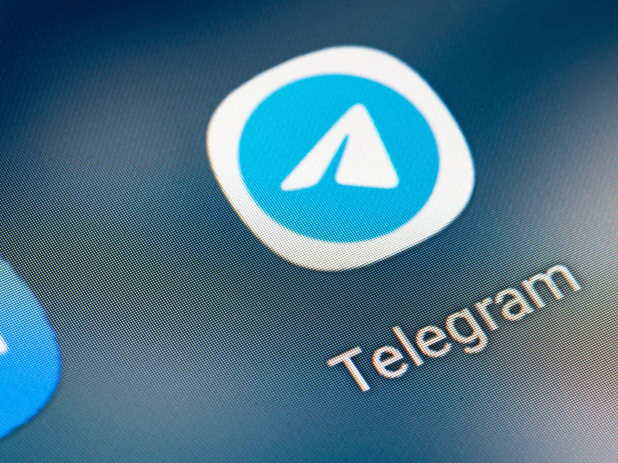 Иконка телеграм. Чёрная иконка телеграмм. Нормальные аватарки. Аватар для телеграмма. Стикер для телеграмма стикер.