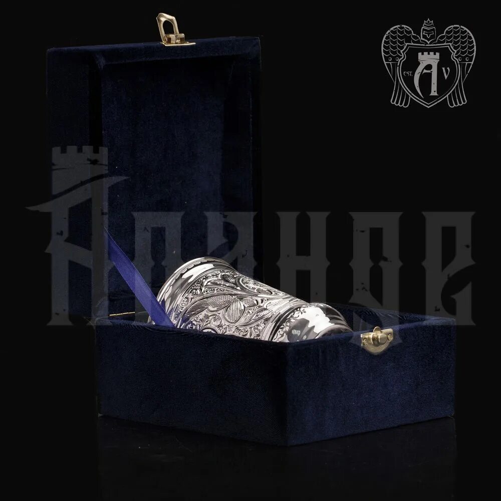 Слова песни упал бокал. Звон хрустальных часов сердце. Чудесные цветы. Слова песня хрустальный звон текст. Елочные игрушки лалик.