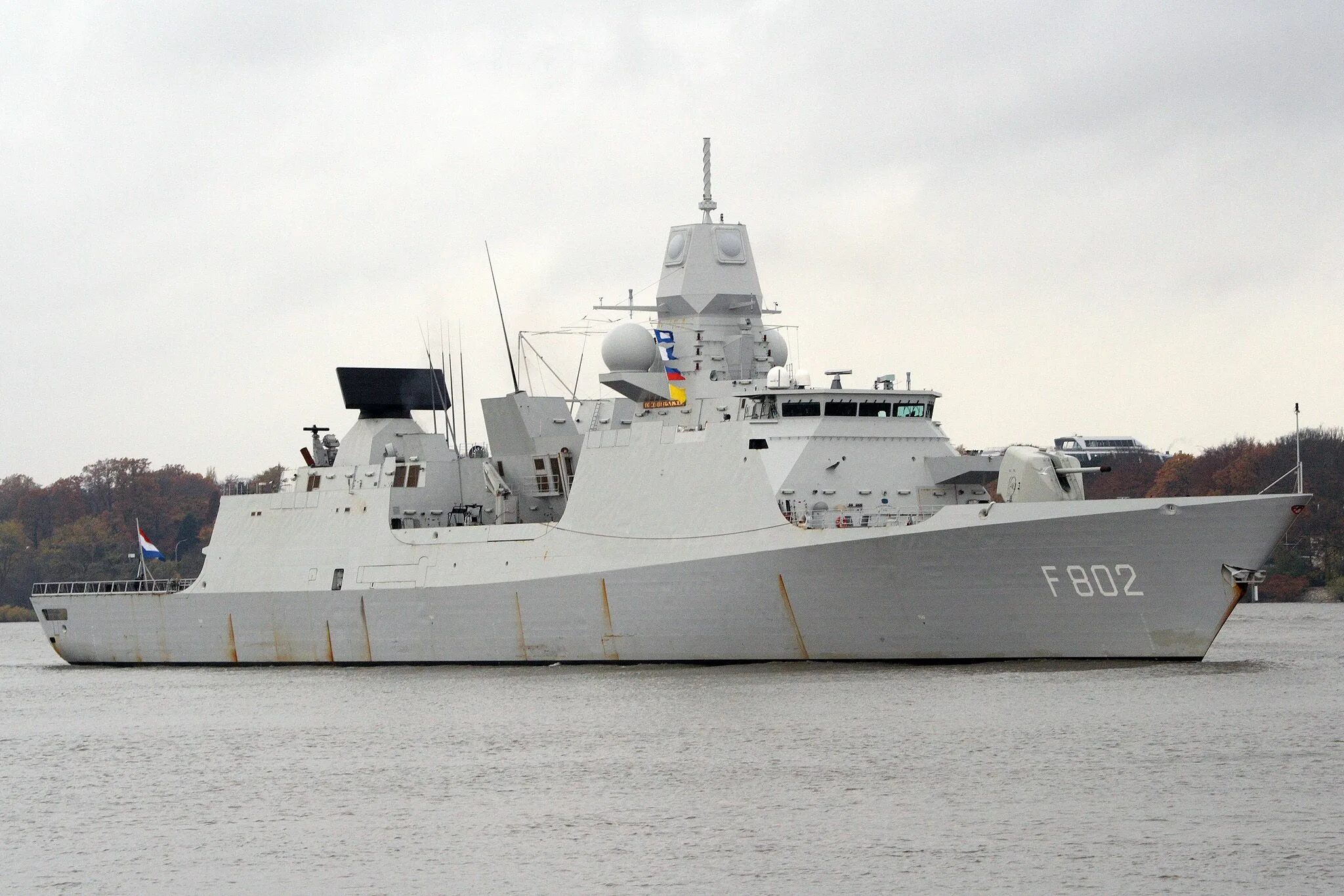 Корабль де Зевен Провинсиен. Фрегат HNLMS de zeven Provincien. HNLMS de zeven Provincien корабль. Фрегаты ВМС Голландии. Фрегат 7