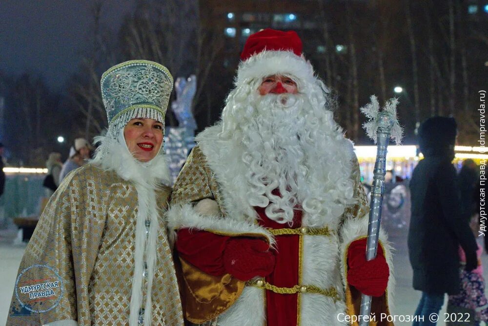 Встретить новый год удмуртия. Новый год в удмуртии. 31 декабря новый год. Встретить новый год удмуртия. Ижевск елка на площади 2020.