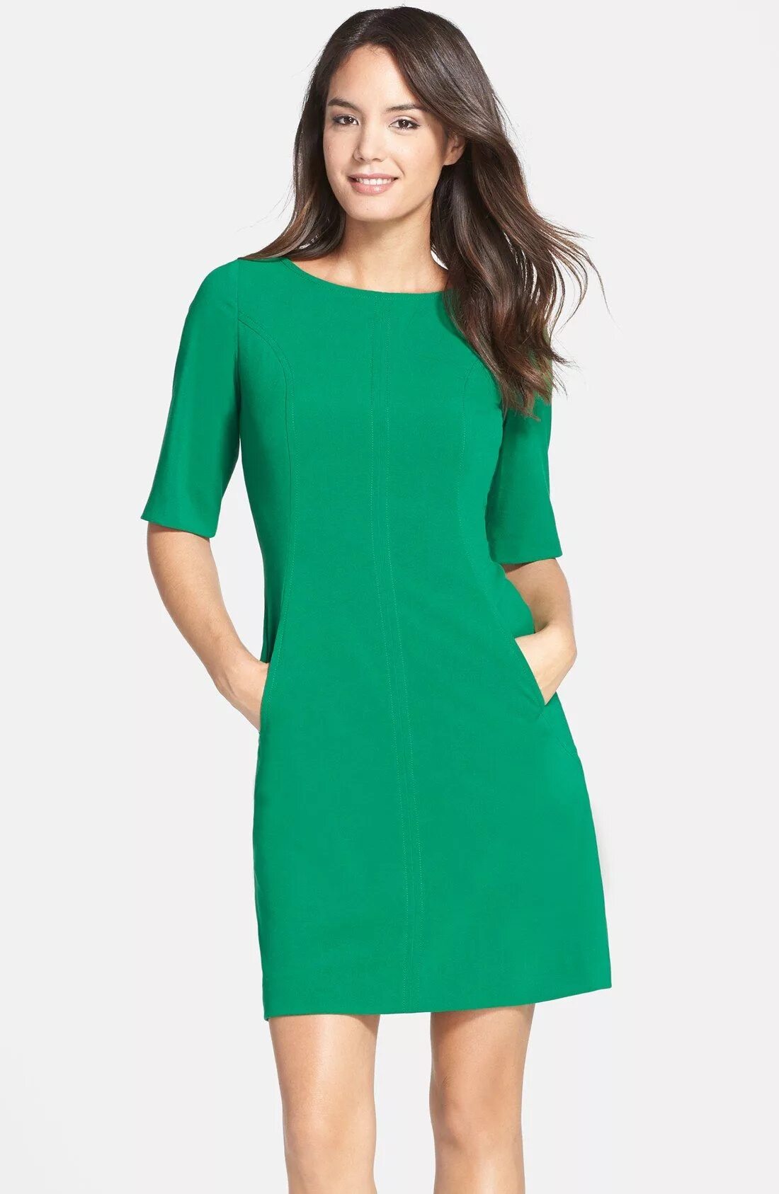 Lines платья. Зеленое платье Повседневное. Зеленое платье с квадратным вырезом. Повседневное зеленое платье женское. Модель в зеленом платье.