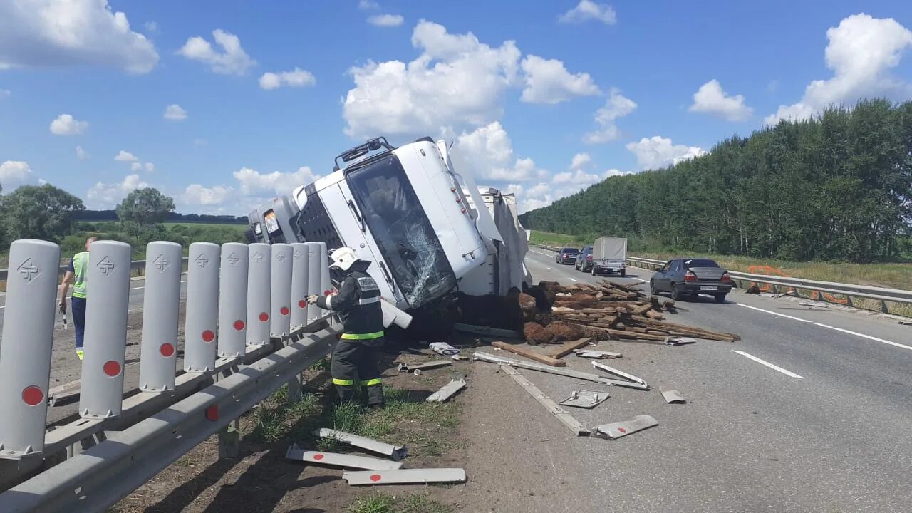 Чп башкирия. ДТП В Башкирии трасса м5 сейчас. Авария на трассе м5 Башкирия вчера. Грузовик на трассе.