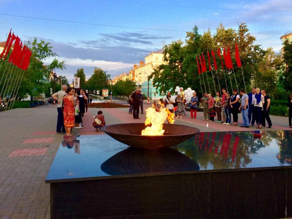 Дзержинск нижегород обл. Город Дзержинск Нижегородская область. Дзержинский город Нижегородская область. Вечный огонь в Дзержинске Нижегородской области. Площади Дзержинска Нижегородской области.