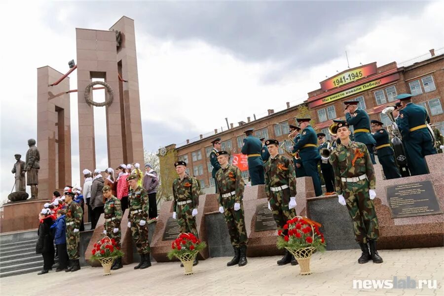 Мемориал Победы Красноярск. Мемориальный комплекс в честь 70-летия Победы в Красноярске. Мемориал Победы Красмаш Красноярск. Мемориал Победы в ВОВ В Красноярске. Район 70 летие победы