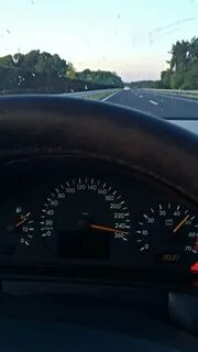 Скорость 180 км ч на машине