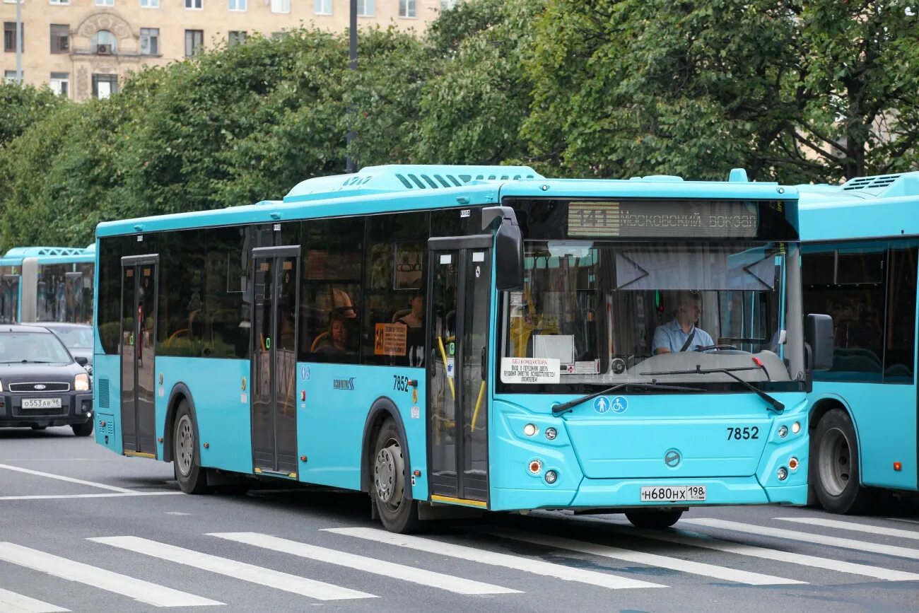 Автобус санкт-петербург. 65 москва. 243 автобус маршрут спб. 947. Лиаз 5292.