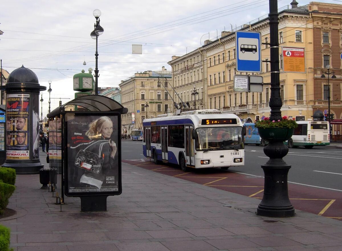 Ост спб. Остановка СПБ. Остановки в Петербурге. Автобусная остановка СПБ. Питерская остановка.