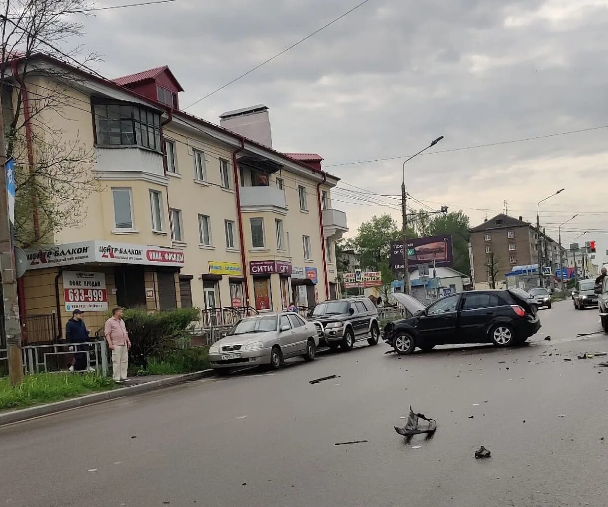 ДТП на Крупской Смоленск сегодня. Смоленск сейчас. Смоленск сегодня. ДТП Смоленск сегодня на Крупской 41.