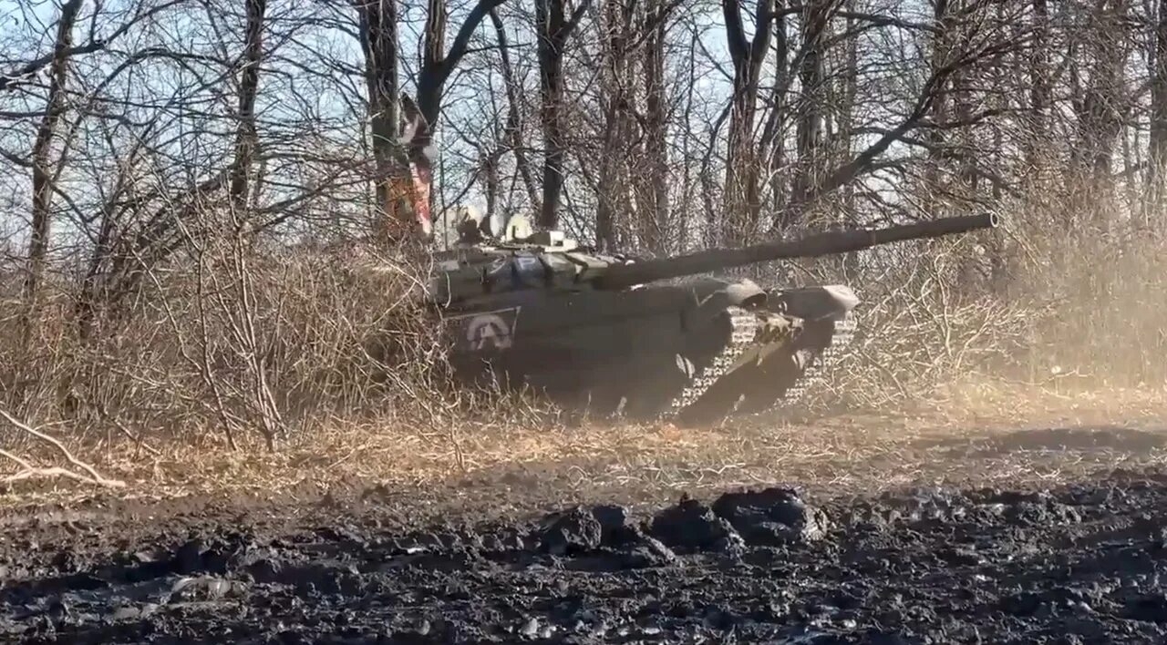 Ситуация на фронте сейчас видео. Российские войска бои под Артёмовском. Боях на участке фронта Сватово - Кременная. Российские войска под Угледаром.