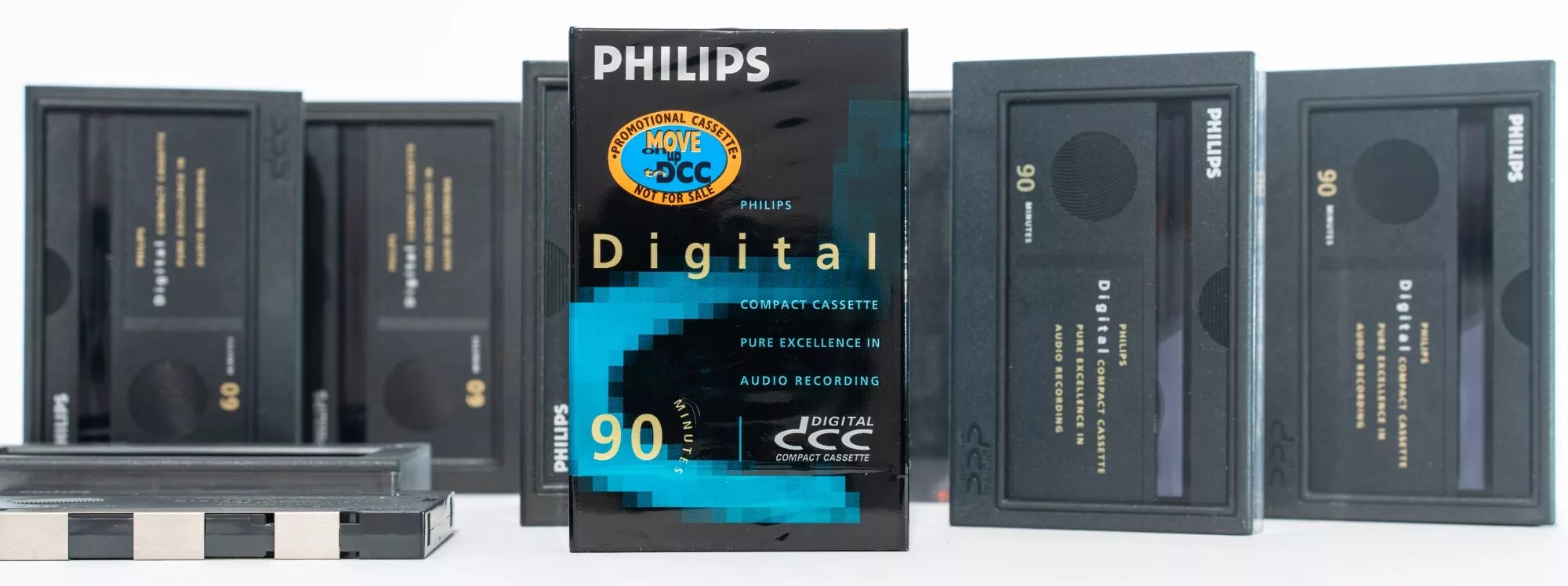 Цифровая кассета. Philips Digital Compact Cassette. DCC кассета. Philips DCC 600. Цифровые кассеты DCC.