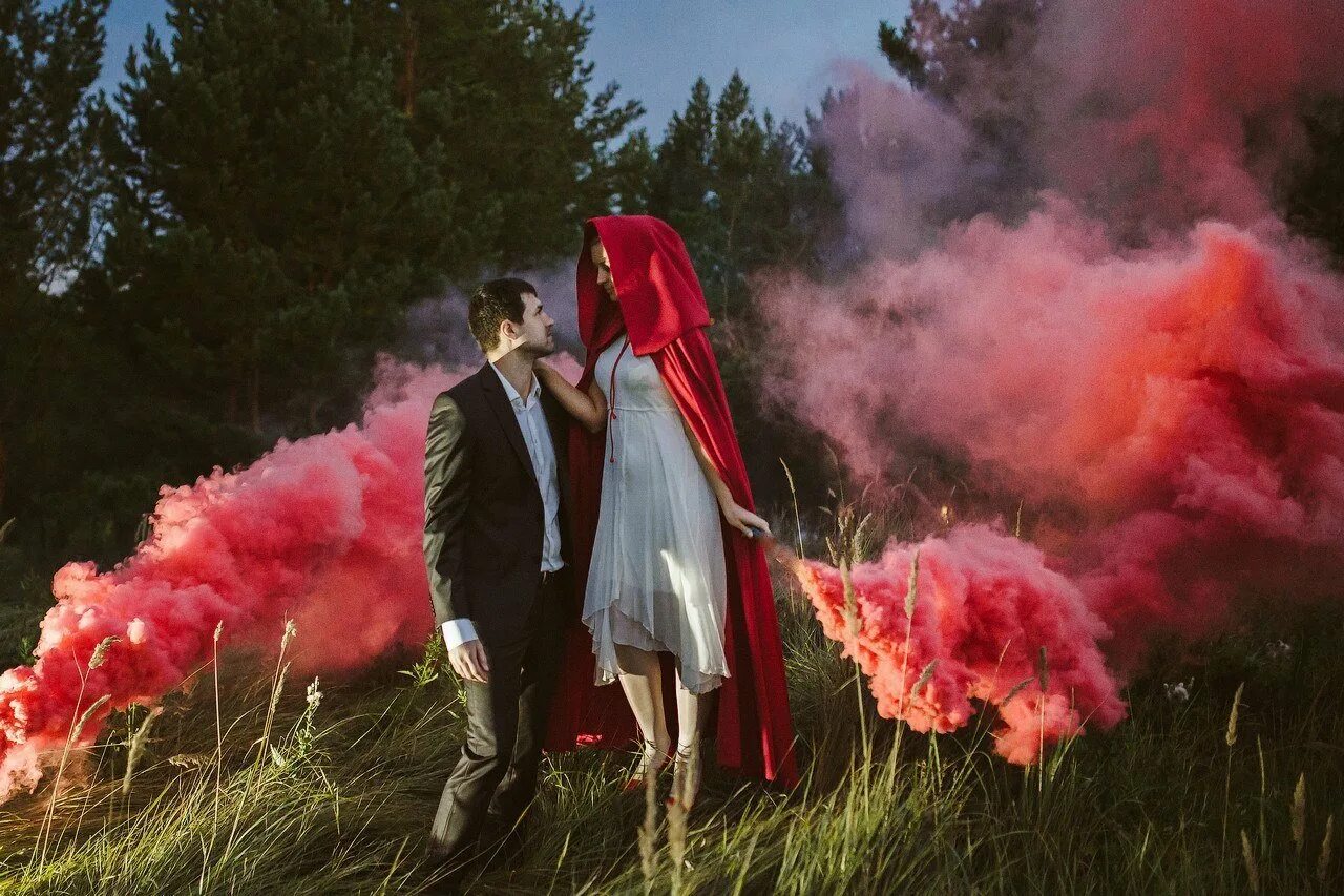 Фаер как использовать. Фаер и шокеры. Цветной дым для фотосессии. Сигнальный фаер. Огонь в современном мире.