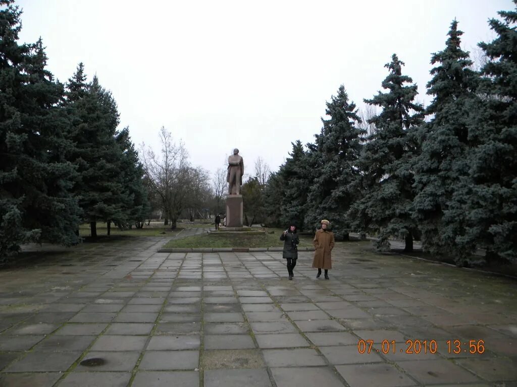 Погода в каланчаке херсонской. Каланчак памятник. Памятник Ленина Каланчак. Город Каланчак Херсонская область. Поселок Каланчак Херсонская область.