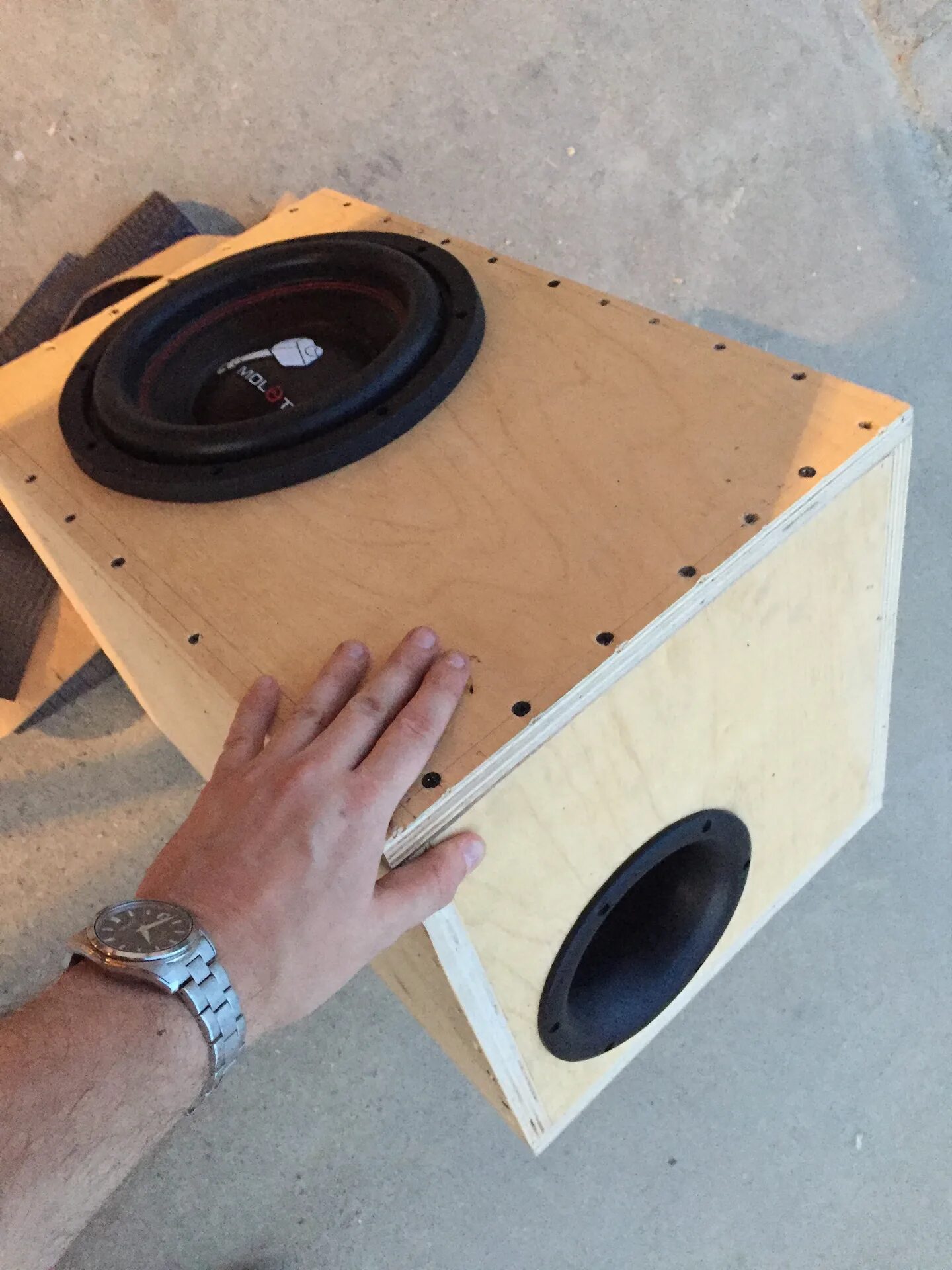 Коробка для буфера. Корпус для сабвуфера. Сборка сабвуфера. Сборка сабвуфера. Мощный самодельный сабвуфер для дома.