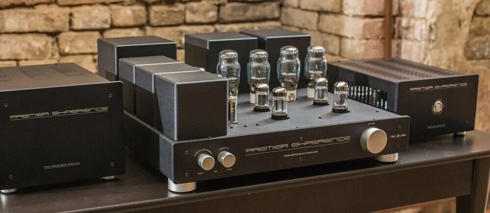 Ламповый виниловый проигрыватель. Стабилизатор High end 2500 Aleks Audio. Ламповый усилитель для проигрывателя винила. Фонокорректор для винилового проигрывателя. Виниловый ламповый фонокорректор Mega Space.