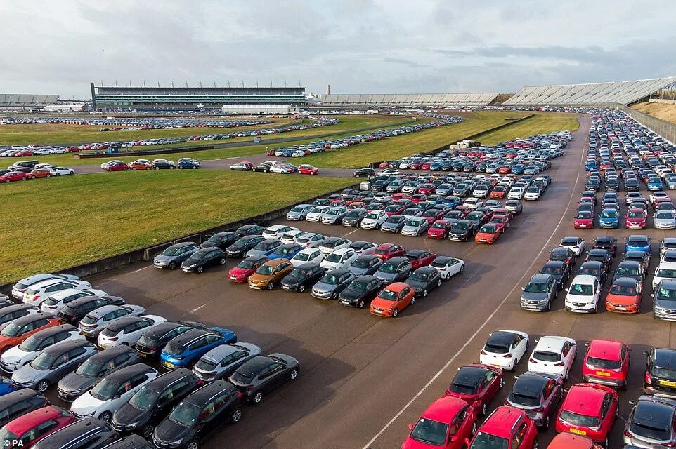 Авто cars used. Польша машины. Импортные машины. Бизнес на перепродаже автомобилей. Машины в ряд.
