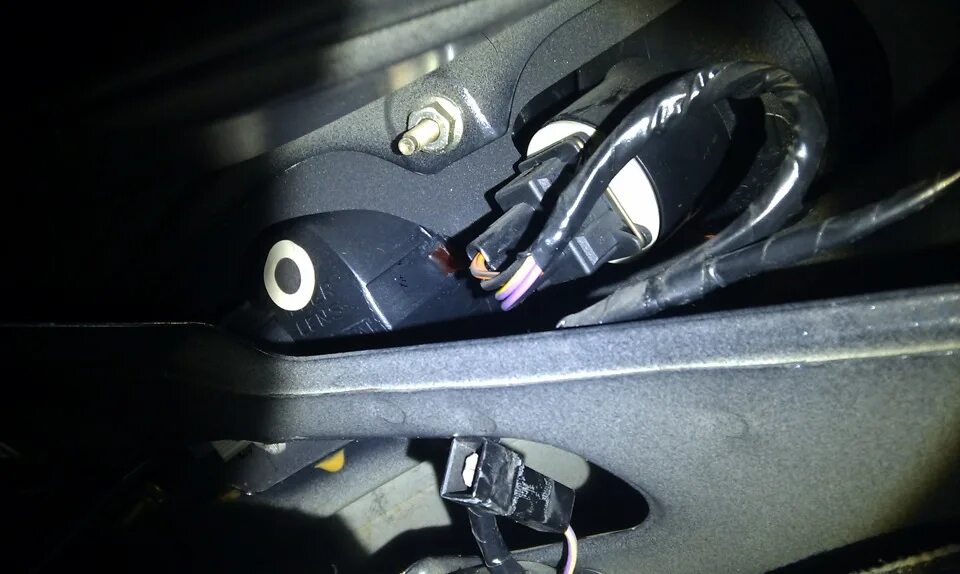 5 реле стоп сигнала. Fiat punto 1 лампочка стоп сигнала. Не выключается стоп сигнал. Мерседес е211 реле 3го стоп сигнала. Лягушка стоп сигналов камаз 53501.