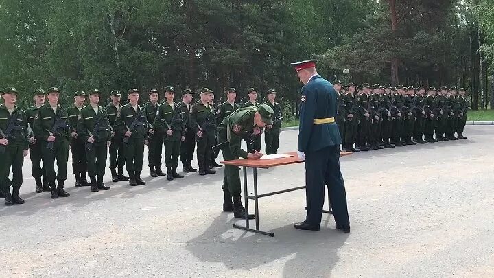 Каменка ВЧ 02511. Каменка Ленинградская область воинская часть присяга 2015. 02511 Каменка Ленинградская область. Учебка в Каменке Ленинградской области. Каменка часть телефон