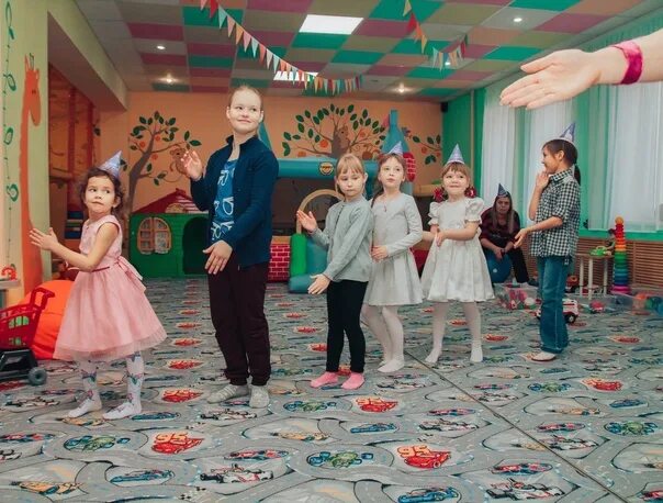 Игровая комната вместе кунгур. Игровая комната кунгур. Клуб апельсинка, кунгур. Игровая апельсинка кунгур. Игровые кунгур.