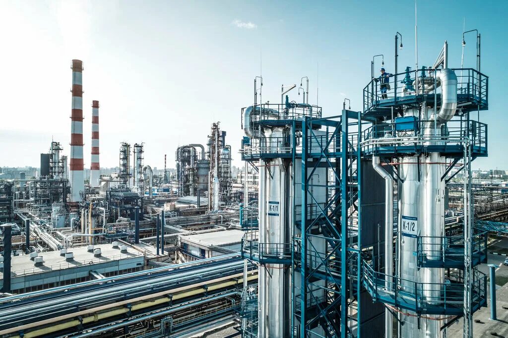 завод нпз москва. нефтеперерабатывающий завод в капотне. московский нефтеперерабатывающий завод промышленность. газпромнефть московский нефтеперерабатывающий завод. нефтяная промышленность москвы.