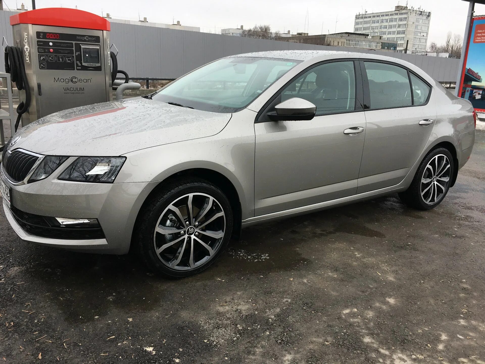 Диски на skoda octavia. Octavia a7 r18.